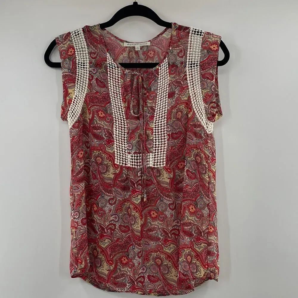 3For$20 Danie Rainn Paisley Sleeveless Blouse Size PXS